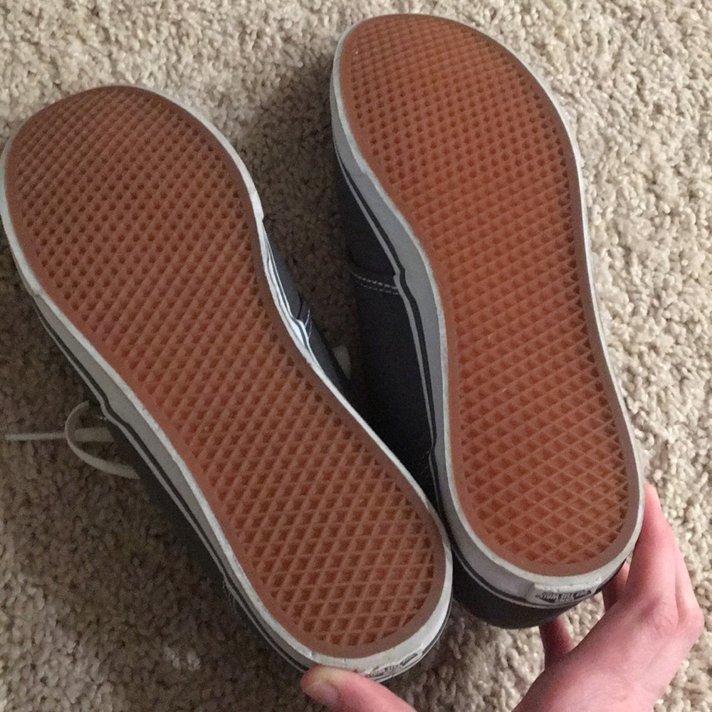Vans - Picture 2 of 2